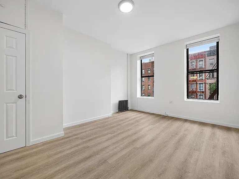 1586 1st Ave #3D — Photo 2
