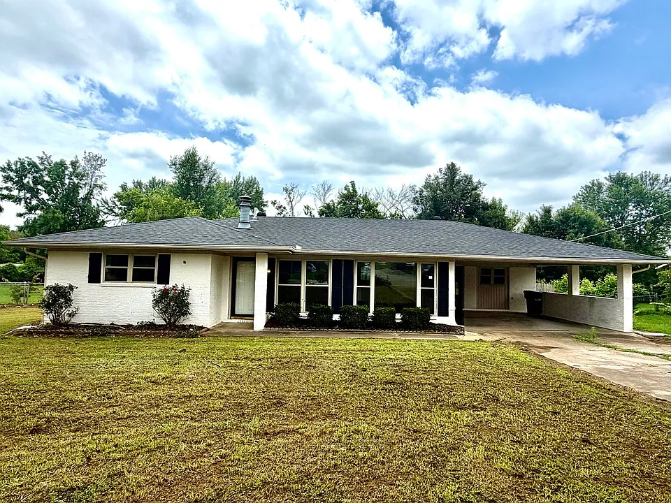 829 Maple Shade Rd
