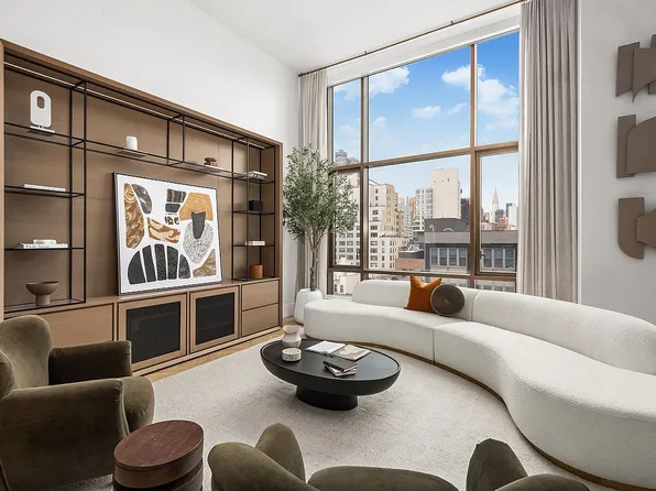 215 E 19th St #8E, New York, NY 10003