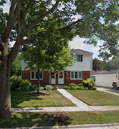 1515 Grignon St Photo 1