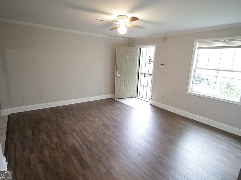 260 Elm St NW #1 — Photo 4