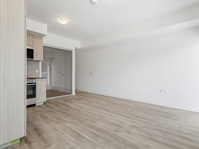 7439 Kingston Rd — Photo 24