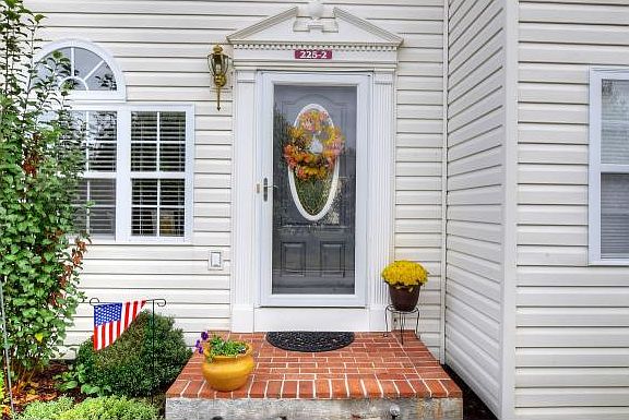 5th image of 225 Amanda Ln