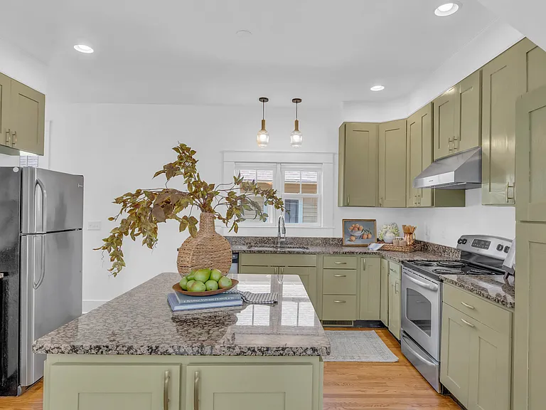 1814 Duncan Ave — Photo 4