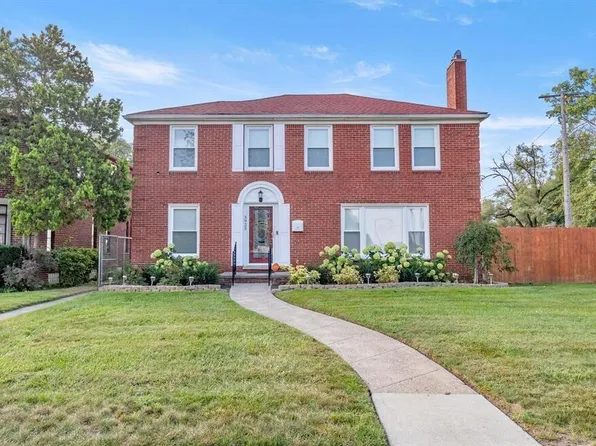 3925 W Outer Dr, Detroit, MI 48221