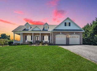 29 Sowder Farm Rd, Troutville, VA 24175