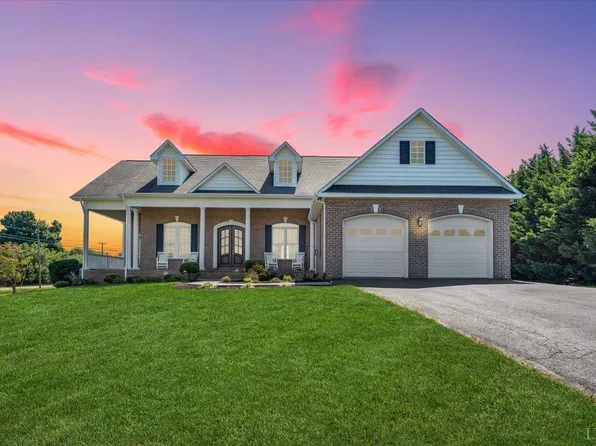 29 Sowder Farm Rd, Troutville, VA 24175