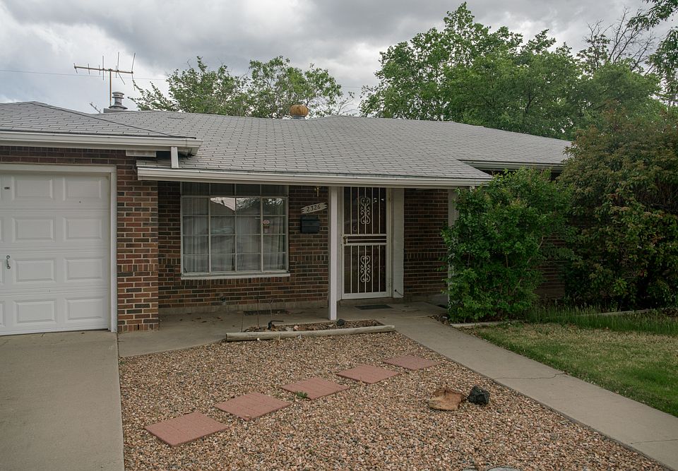 1st image of 2326 Hoffman Dr NE