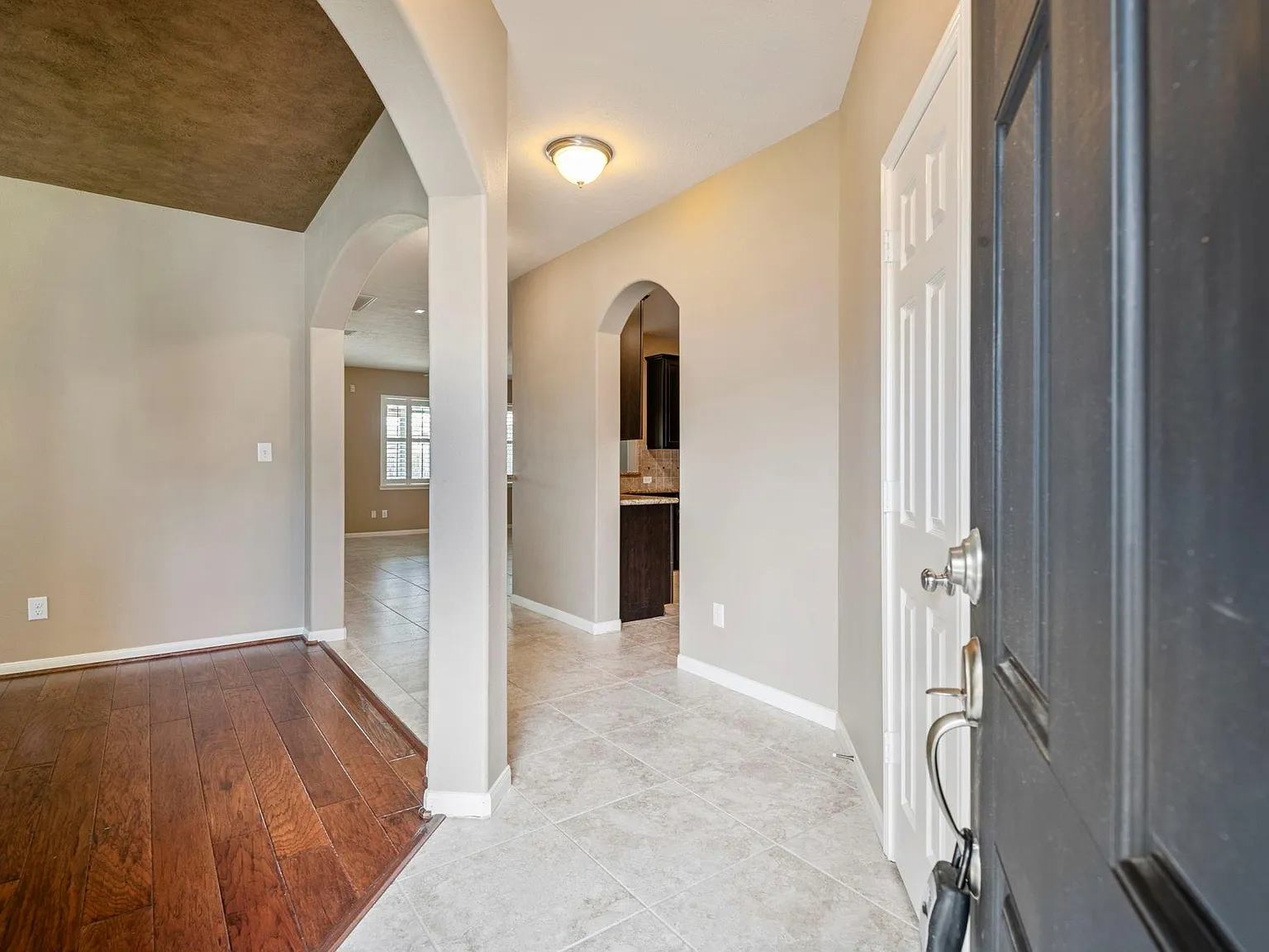 4 bed, 3.0 bath, 2160 sqft, $2,750 — Photo 3