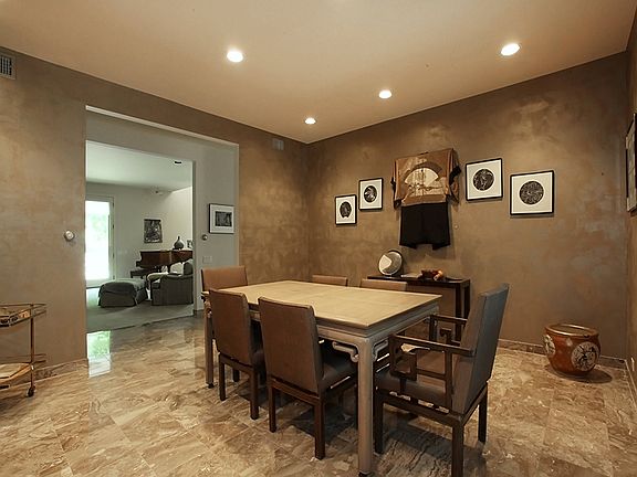 4th image of 12 Purchase Hills Dr