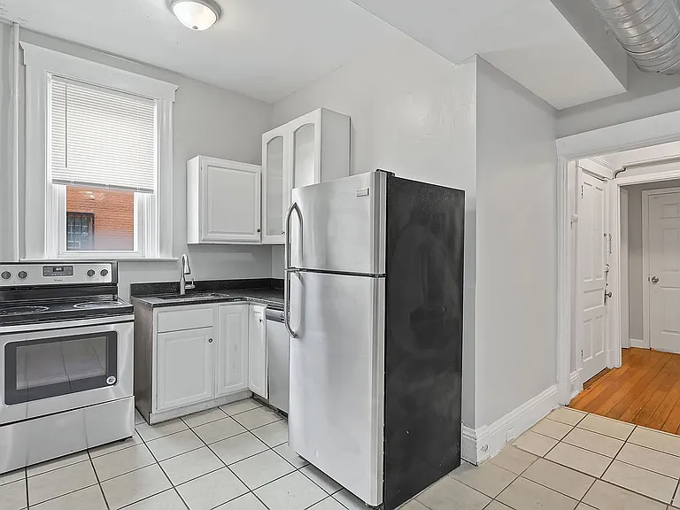 60 W McMillan St #1 — Photo 7