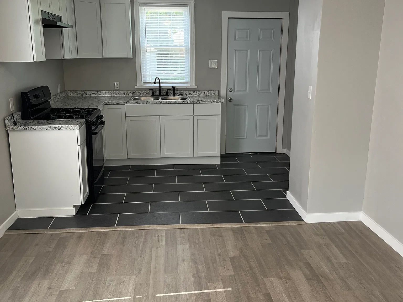 440 E Kellar Ln — Photo 3