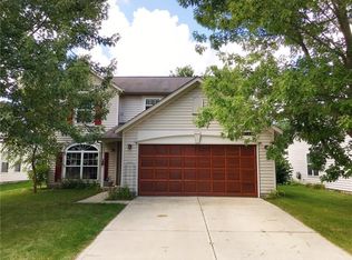 6748 Dorchester Dr, Zionsville, IN 46077