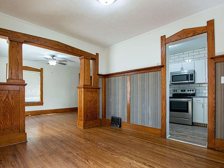 3008 Dewey Ave — Photo 3