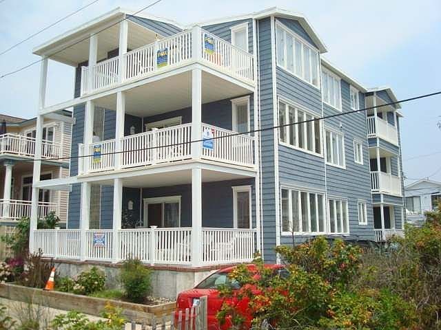 1st image of 925 2nd St #2