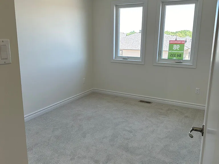 98 Morgan Clouthier Way N — Photo 12