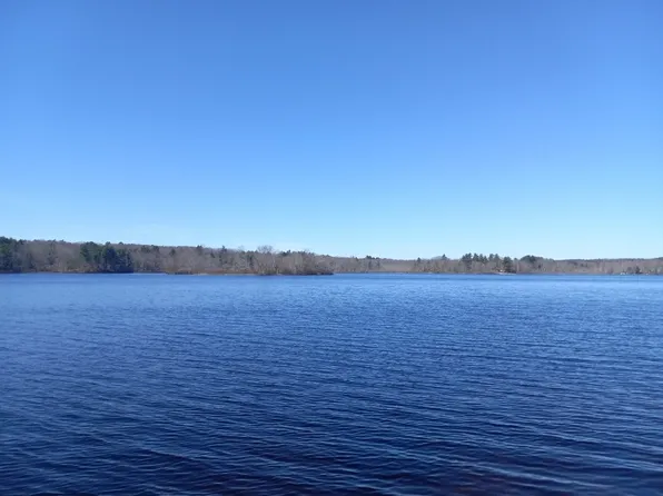 57 Lakeshore Dr, Holliston, MA 01746