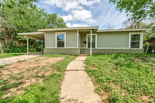 2935 Lasses Blvd Photo 1