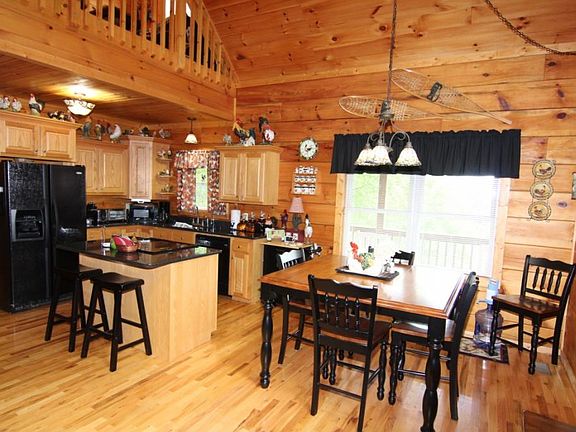 3rd image of 515 Fern Hill Dr