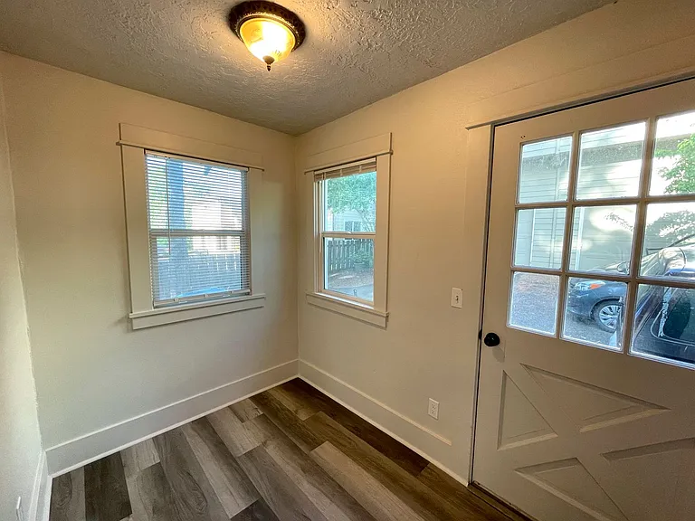 900 NE 91st Ave — Photo 14