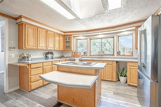 4th image of 713-250 Sunnyside Rd