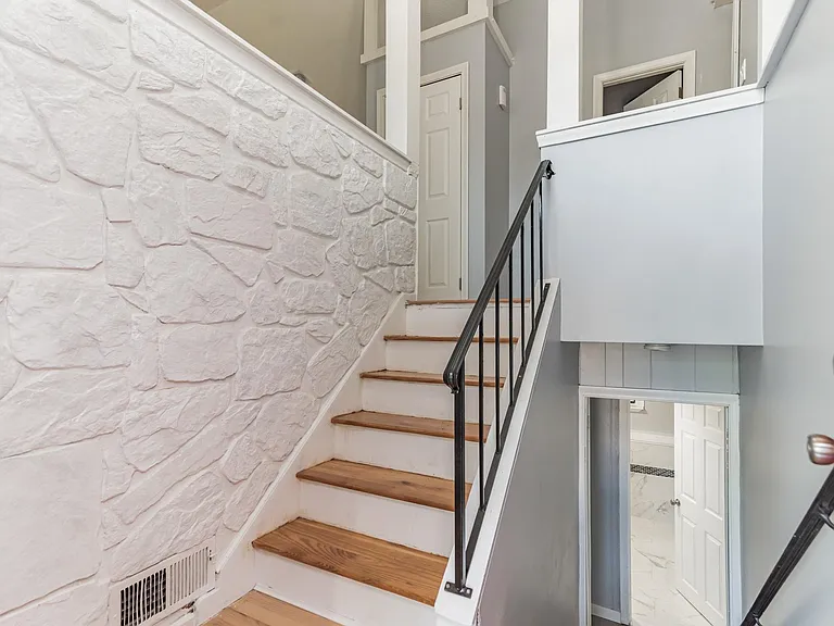 261 Skyline Dr — Photo 28