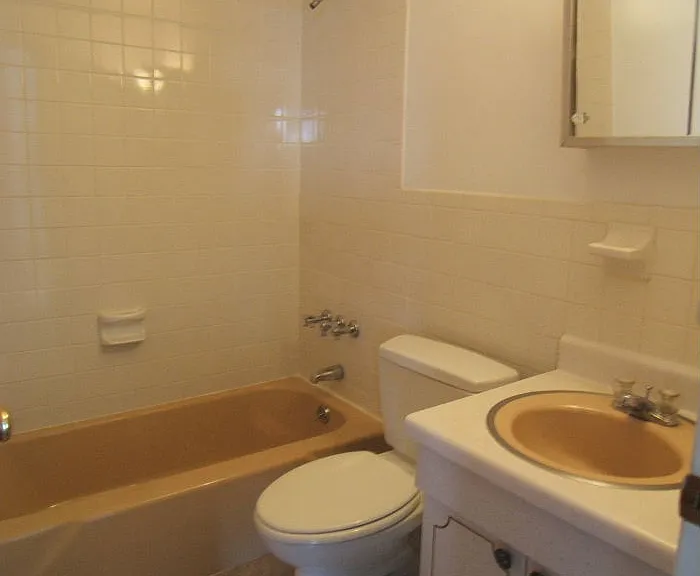8 Meridian St #2 — Photo 2