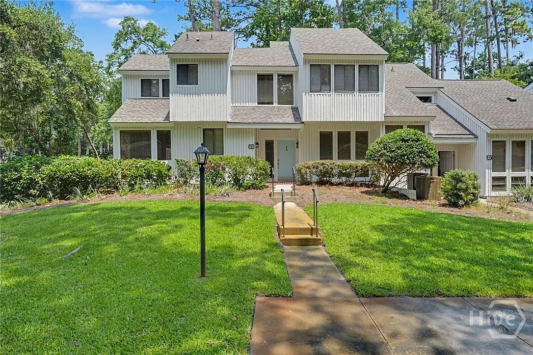 4 bed, 3.0 bath, 2170 sqft, $3,750 — Photo 2