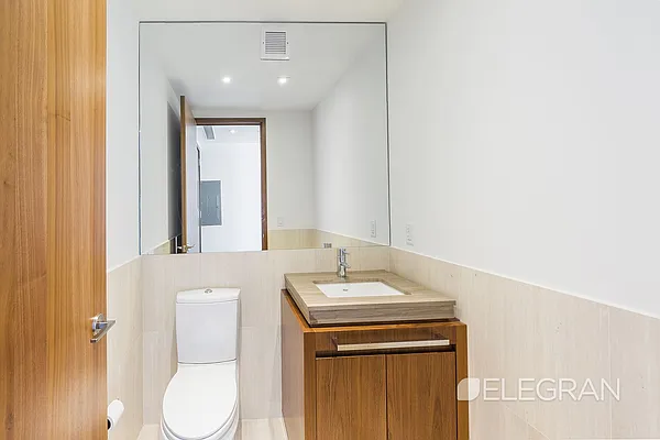 Sold by (Legacy) Elegran | media 8