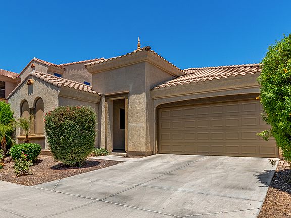 3rd image of 82 W Aster Dr