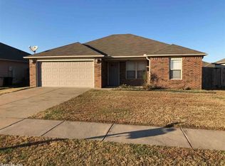 912 Anemone Dr, North Little Rock, AR 72117