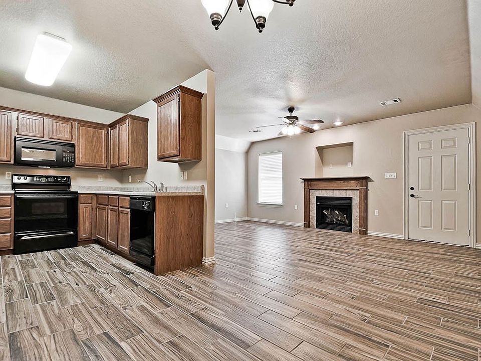 1st image of 3403 W Chevaux Dr