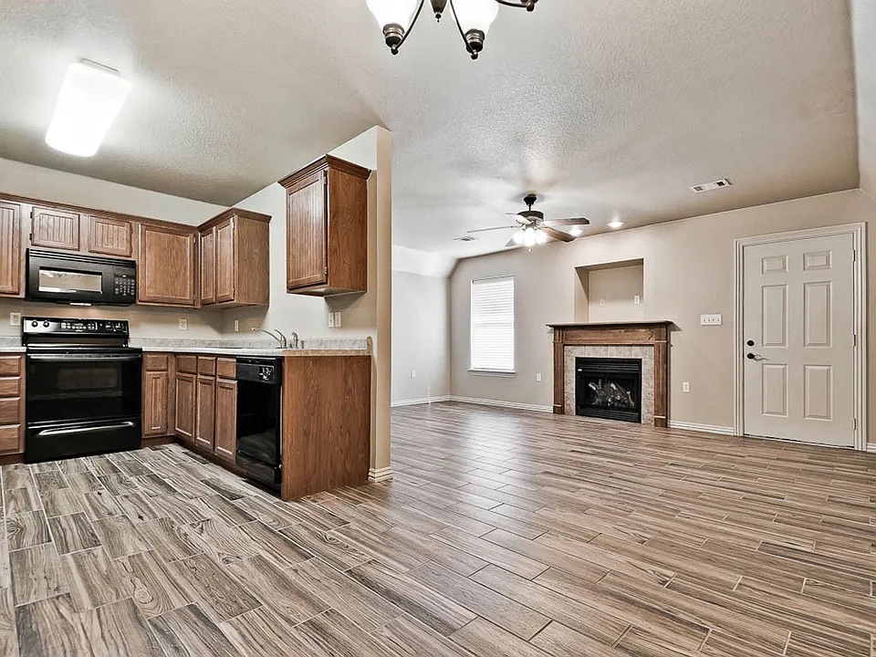 3403 W Chevaux Dr