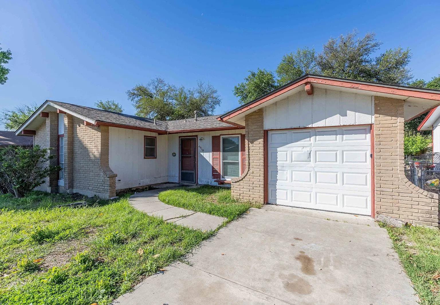 3 bed, 1.5 bath, 962 sqft, $1,195 — Photo 2