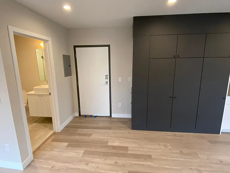 18 8th St #111 — Photo 2