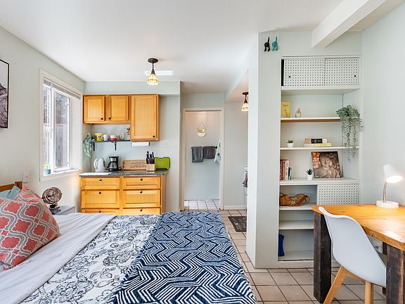 2nd image of 1325 Sacramento St #2