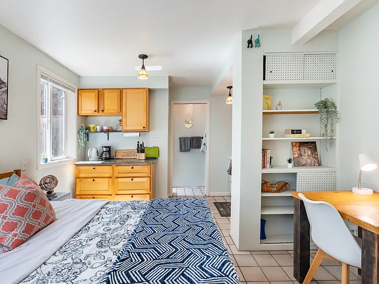 1325 Sacramento St #2 — Photo 2