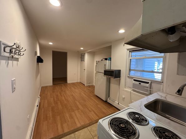 122 Quaker Path APT 1