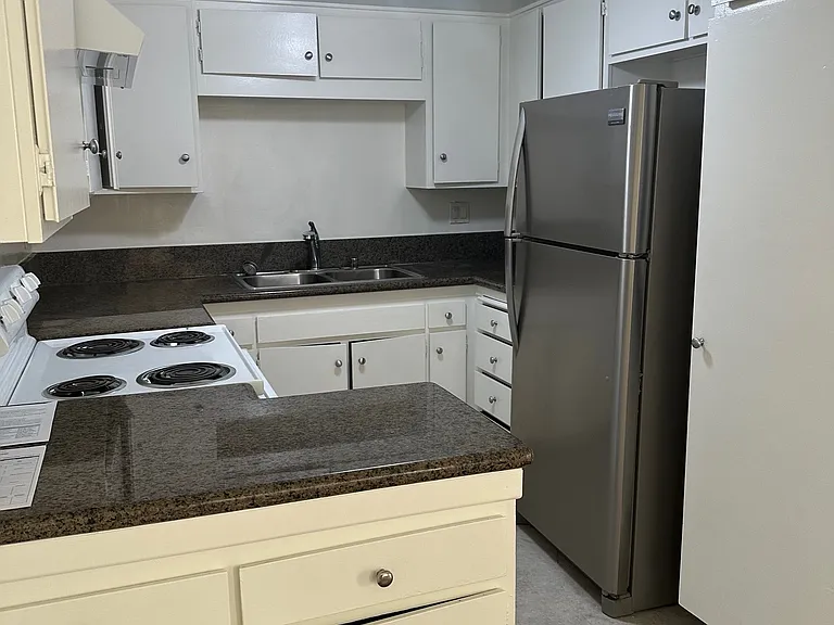1764 Foothill St #2 — Photo 2