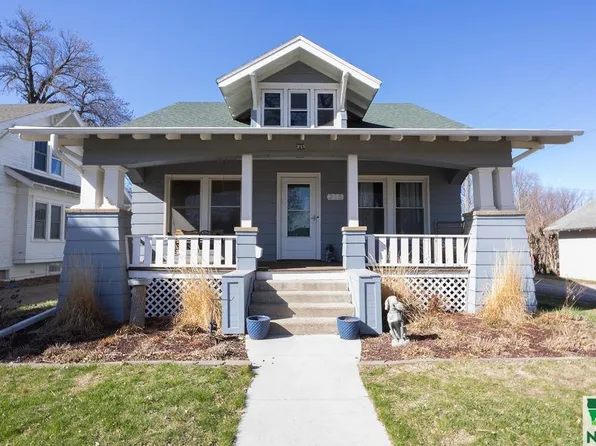 215 4th St NW, Le Mars, IA 51031