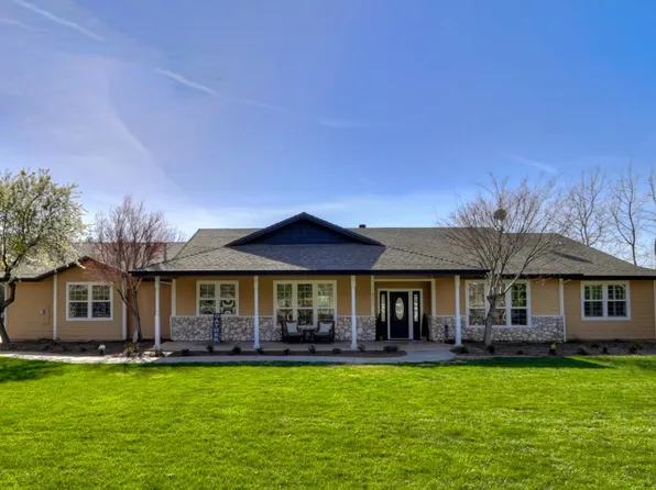 8200 Dick Cook Rd, Loomis, CA 95650