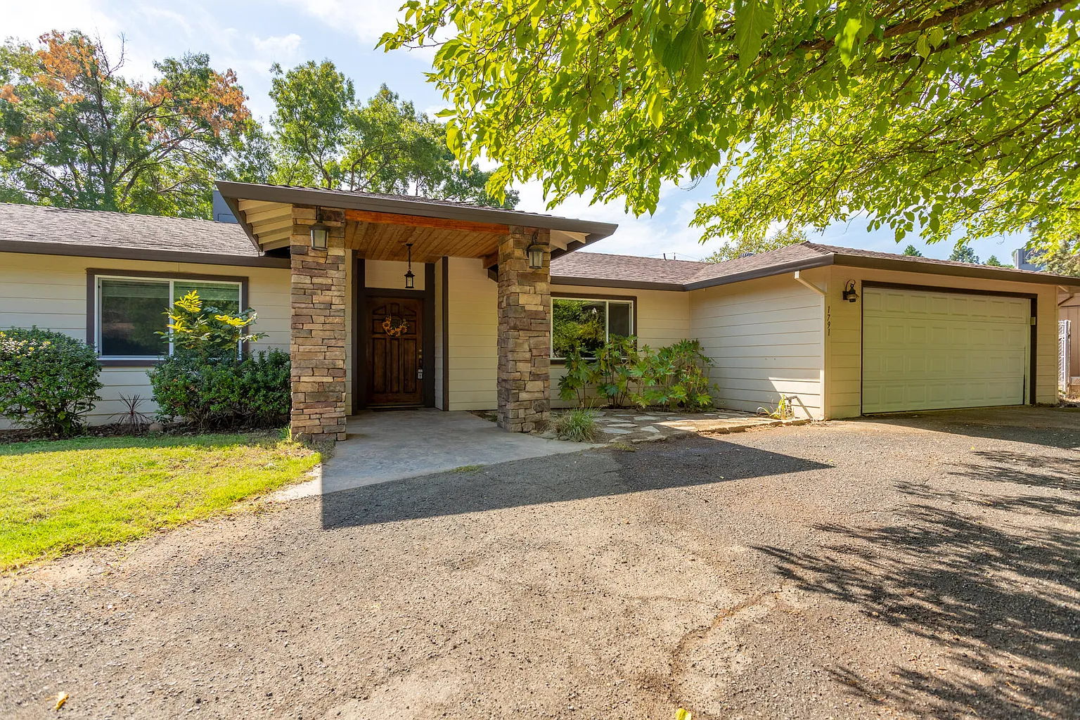 1791 Filaree Dr photo 1
