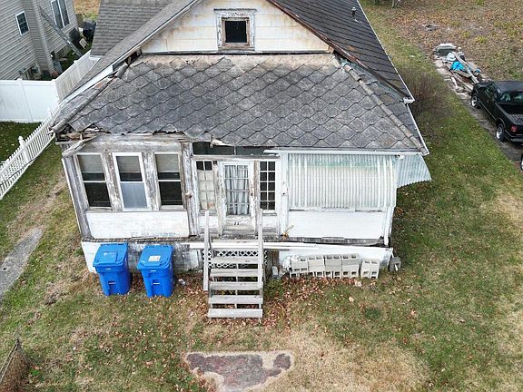 3rd image of 11 Errickson Ave