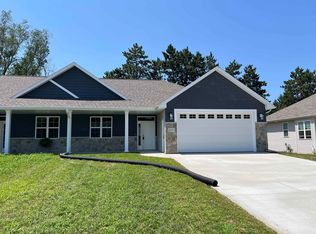 2103 Abbey Rd, New London, WI 54961