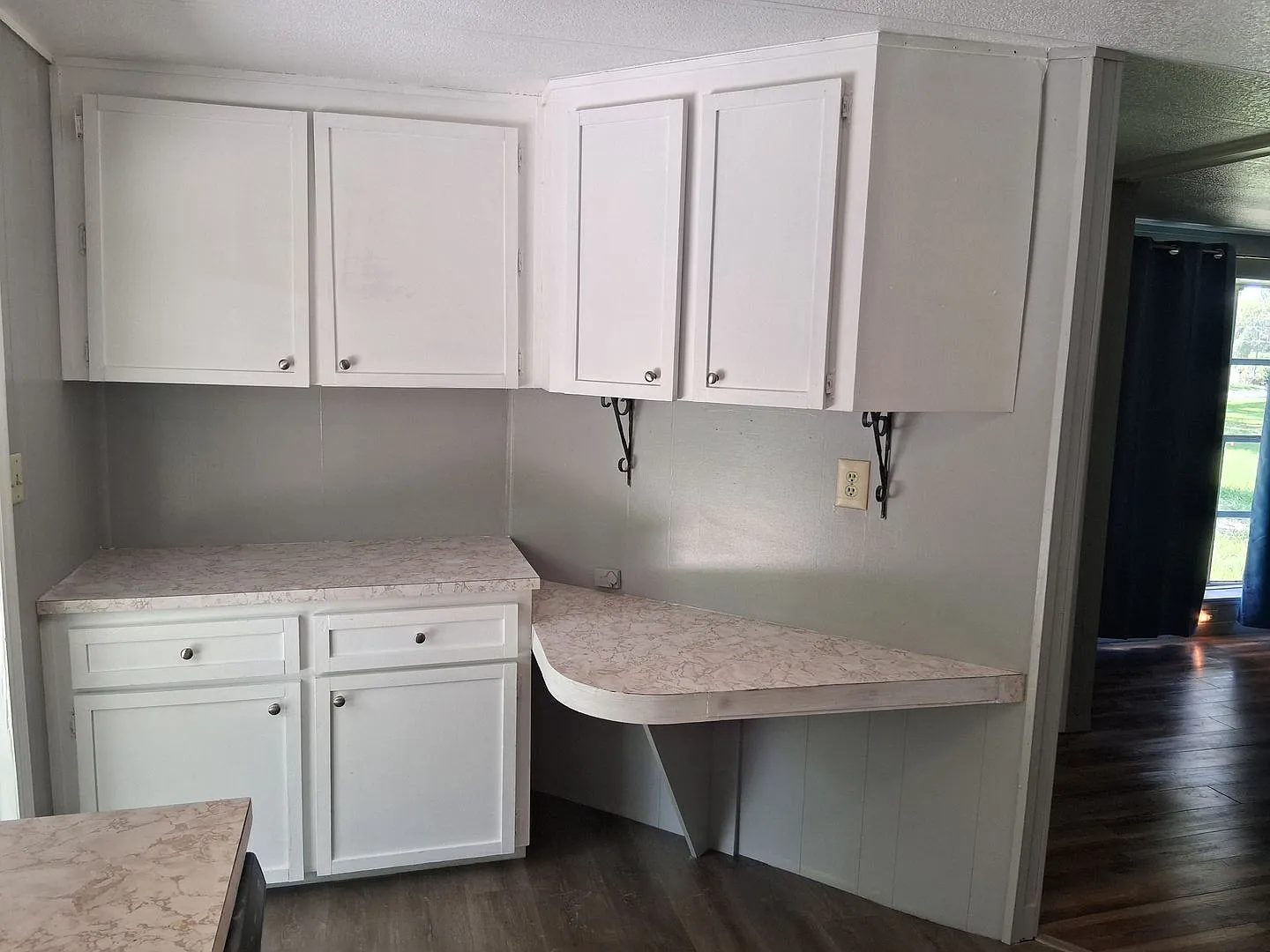 2 bedroom 2 bathroom Lake House with a bonus room — Photo 4