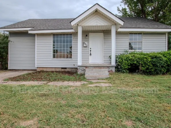221 W Douglas Dr, Midwest City, OK 73110