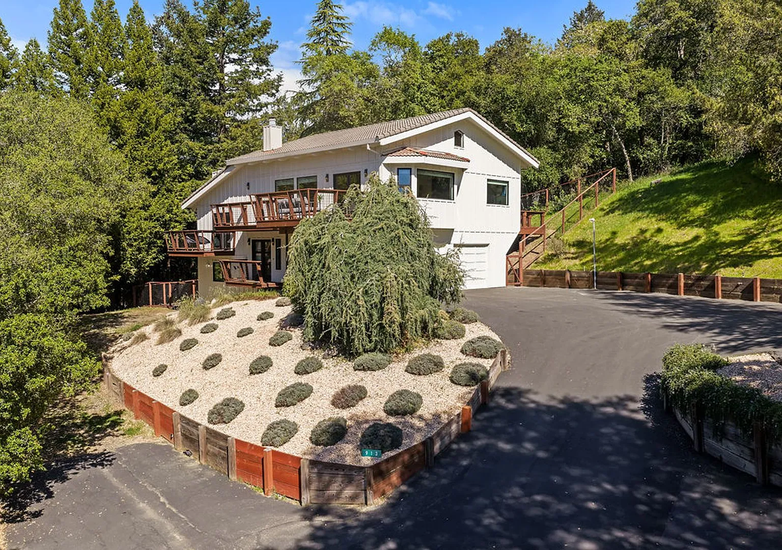 Beautiful 3 bed/3 bath home in Healdsburg — Photo 1