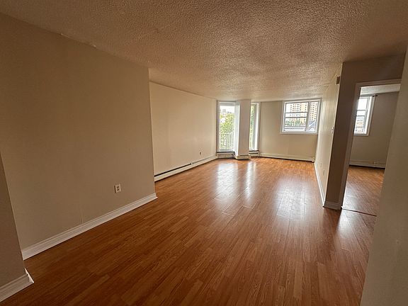3rd image of 5252 Tobin St