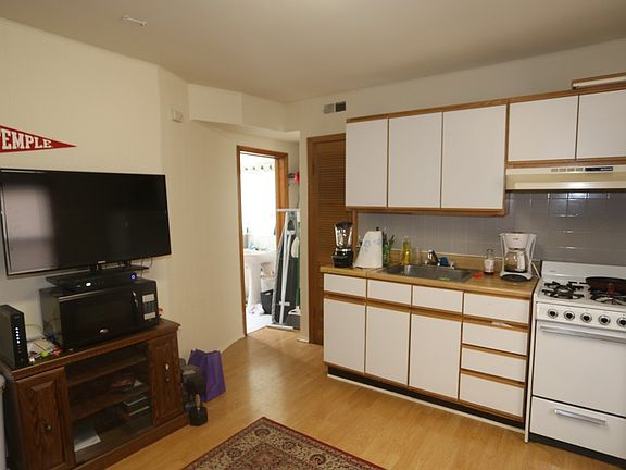 3rd image of 3907 N Ashland Ave #R2