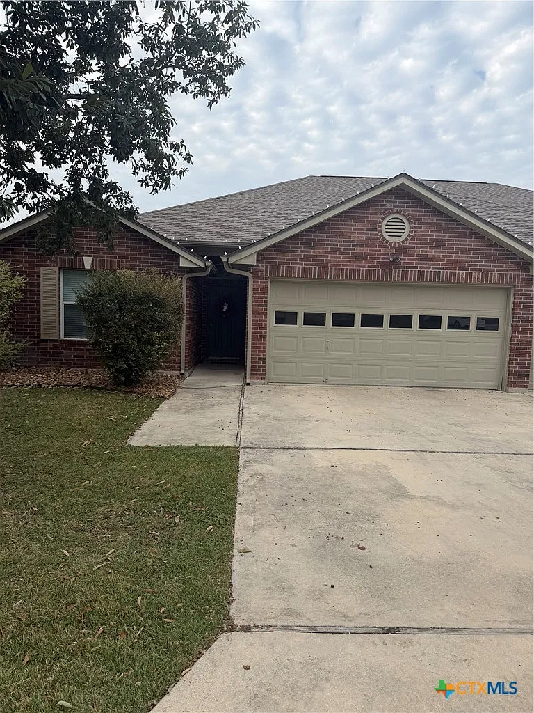 3 bed, 2.0 bath, 1625 sqft, $1,495 — Photo 1